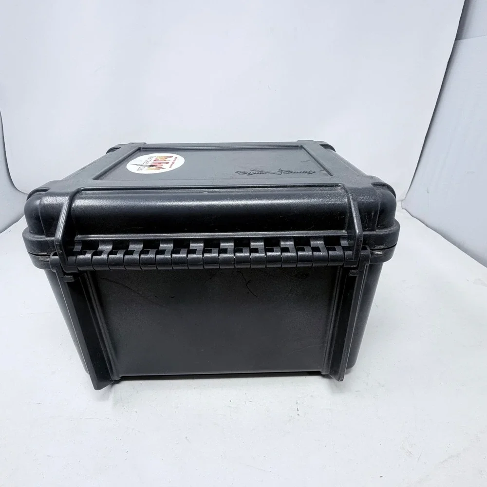 VTG OtterBox Cigar Caddy 5200 Travel Humidor Case Waterproof Crushproof Black